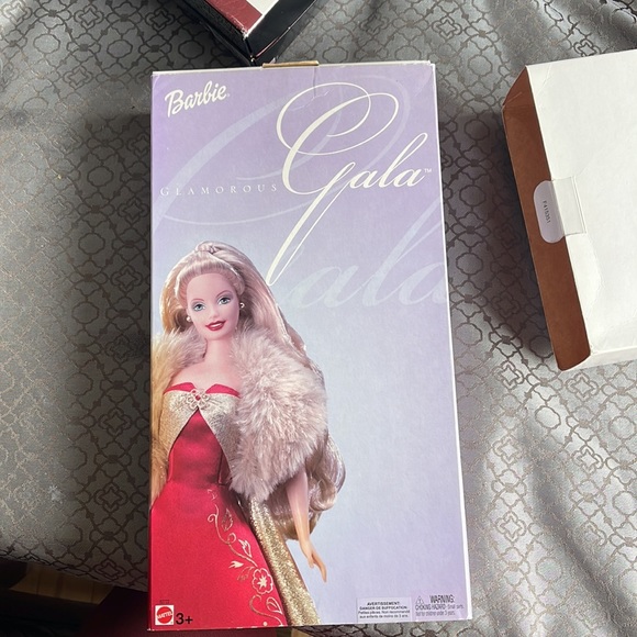 Vintage glamorous gala Barbie - Picture 2 of 4
